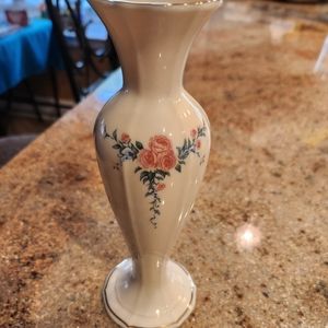 🌷PERFECT GIFT🌷LENOX🌷Rose Bud Vase.              NIB